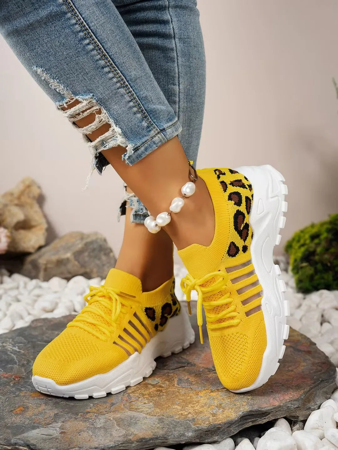 Baskets Femme 2025 – Sneakers Léopard Légères et Respirantes, Chaussures Décontractées pour Femme en Promotion
🚚 Livraison rapide en 8 à 12 jours ouvrés depuis la France FelizShop