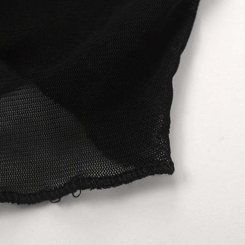 Crop Top Corset Noir Femme – Sans Manches, Dos Nu & Lacets
Tailles : S à L
Matière : tissu mesh léger, détails à lacets
Style : sexy et streetwear, dos transparent, coupe courte (cropped)
Saison : été 🚚 Livraison FelizShop