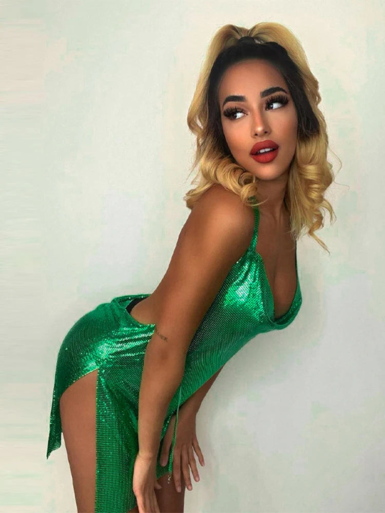 Robe courte élégante et sexy pour femme — Col noué, dos nu, décolleté orné de sequins — Robe de soirée, fête, danse
🚚 Livraison rapide en 8 à 12 jours ouvrés depuis la France FelizShop