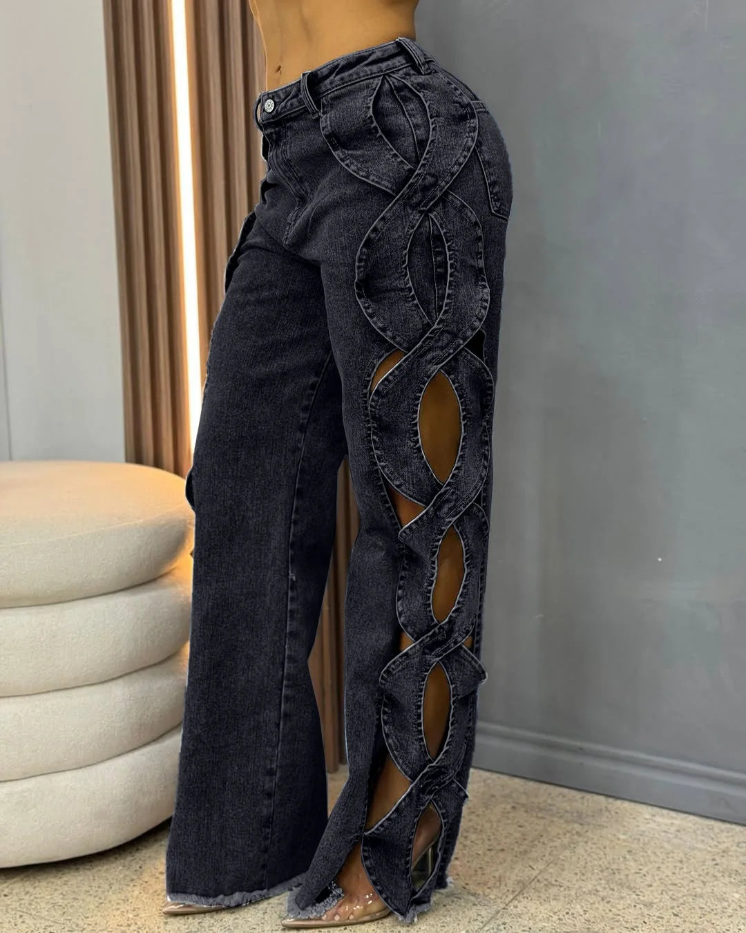 Pantalon Femme Sister Star – Denim à Découpes Latérales & Coupe Skinny Taille Haute
Tailles : S à L
Matière : denim stretch, détails ajourés (side hollow)
Coupe : skinny, taille haute, effet “S line” pour galber FelizShop