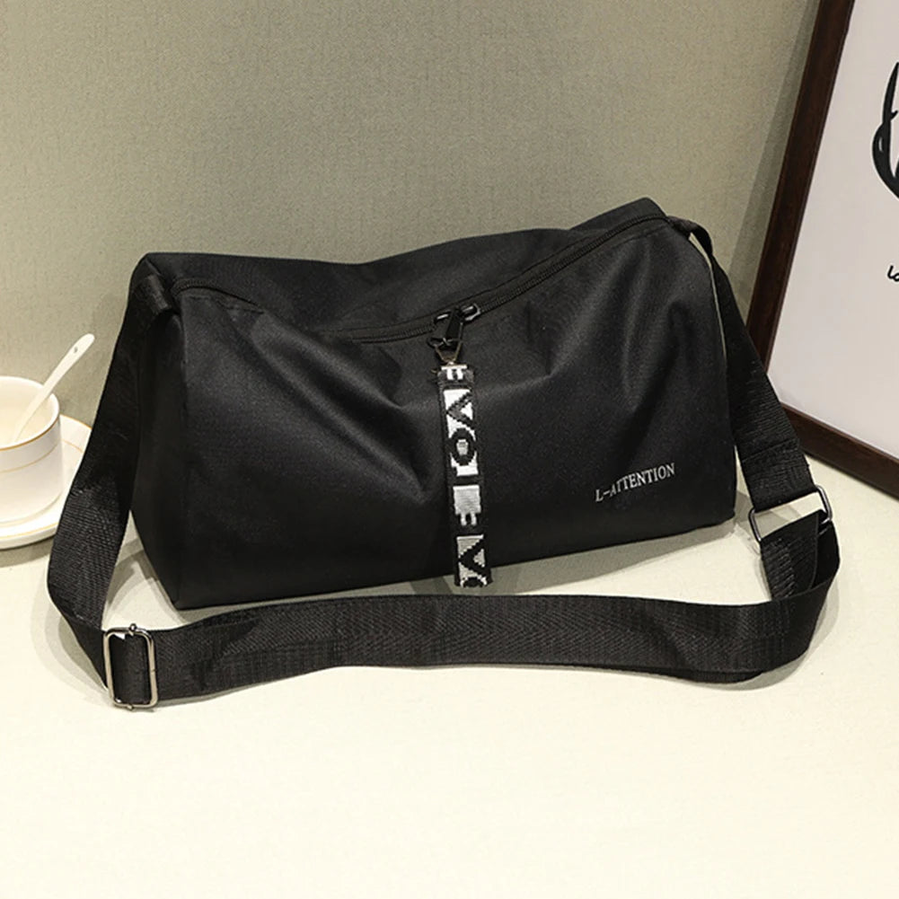 Sac de sport homme & femme — Sac étanche grande capacité, compartiment séparé pour chaussures — Sac fitness, sac à dos de sport et de voyage
🚚 Livraison rapide en 8 à 12 jours ouvrés depuis la France FelizShop