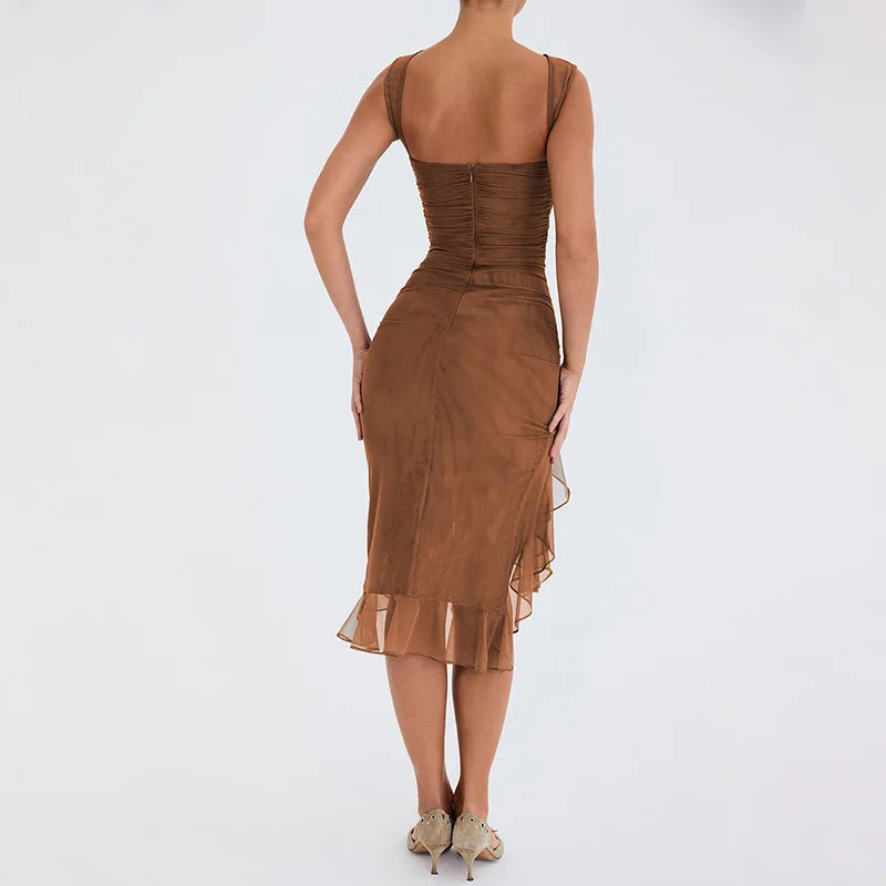 Robe Midi Femme Élégante – Volants & Fronces | Dos Nu & Sans Manches
Tailles : S à XL
Longueur : midi (environ 110 cm)
Matière : tissu fluide et léger, agréable pour l’été
Style : dos nu, sans manches, coupe irré FelizShop