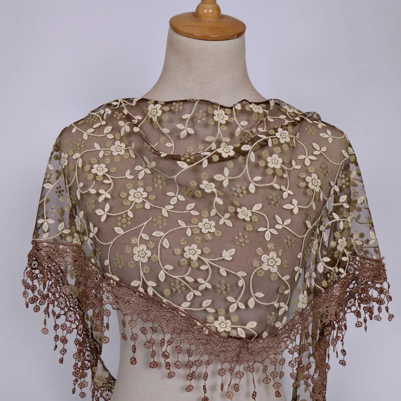 Foulard Femme BOHOWAII – Voile Dentelle Triangulaire Élégant
Dimensions : env. 140 cm x 90 cm x 90 cm (forme triangle)
Matériaux : tulle léger, dentelle brodée, voile doux et respirant
Style : bohème chic, musulman mo FelizShop