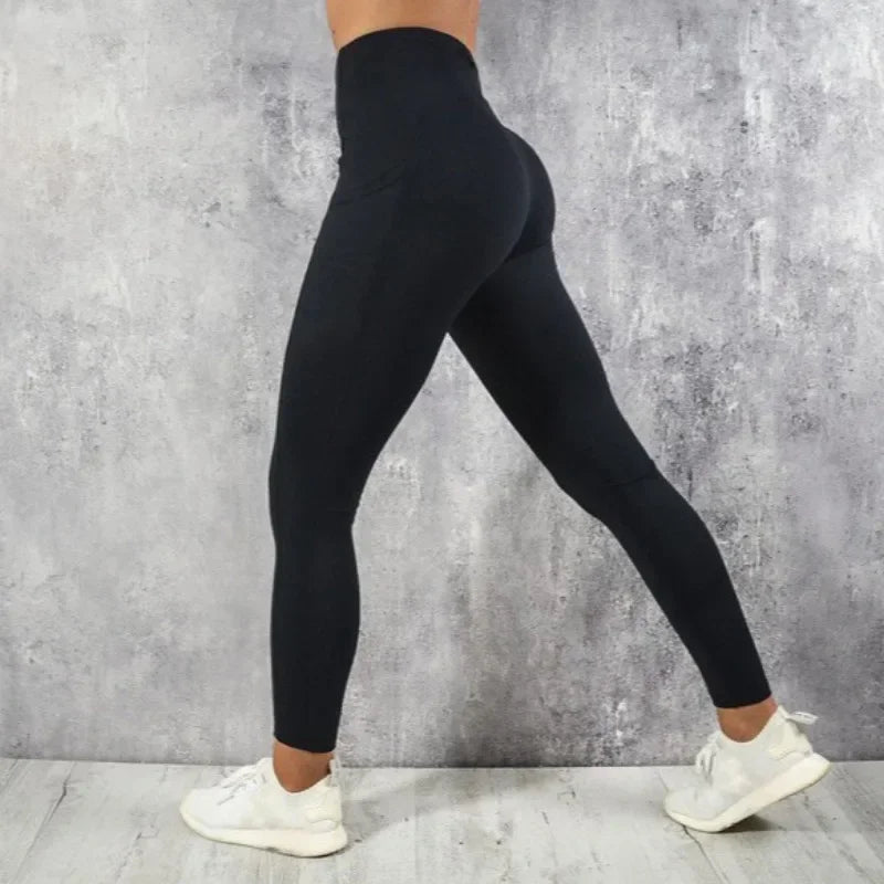 Leggings Fitness Femme – Taille Haute avec Poche | Gainant & Stretch
Tailles : S à XL
Matière : tissu stretch haute performance, doux et respirant
Coupe : taille haute, skinny, effet push-up pour galber les fesses
Utilisa FelizShop