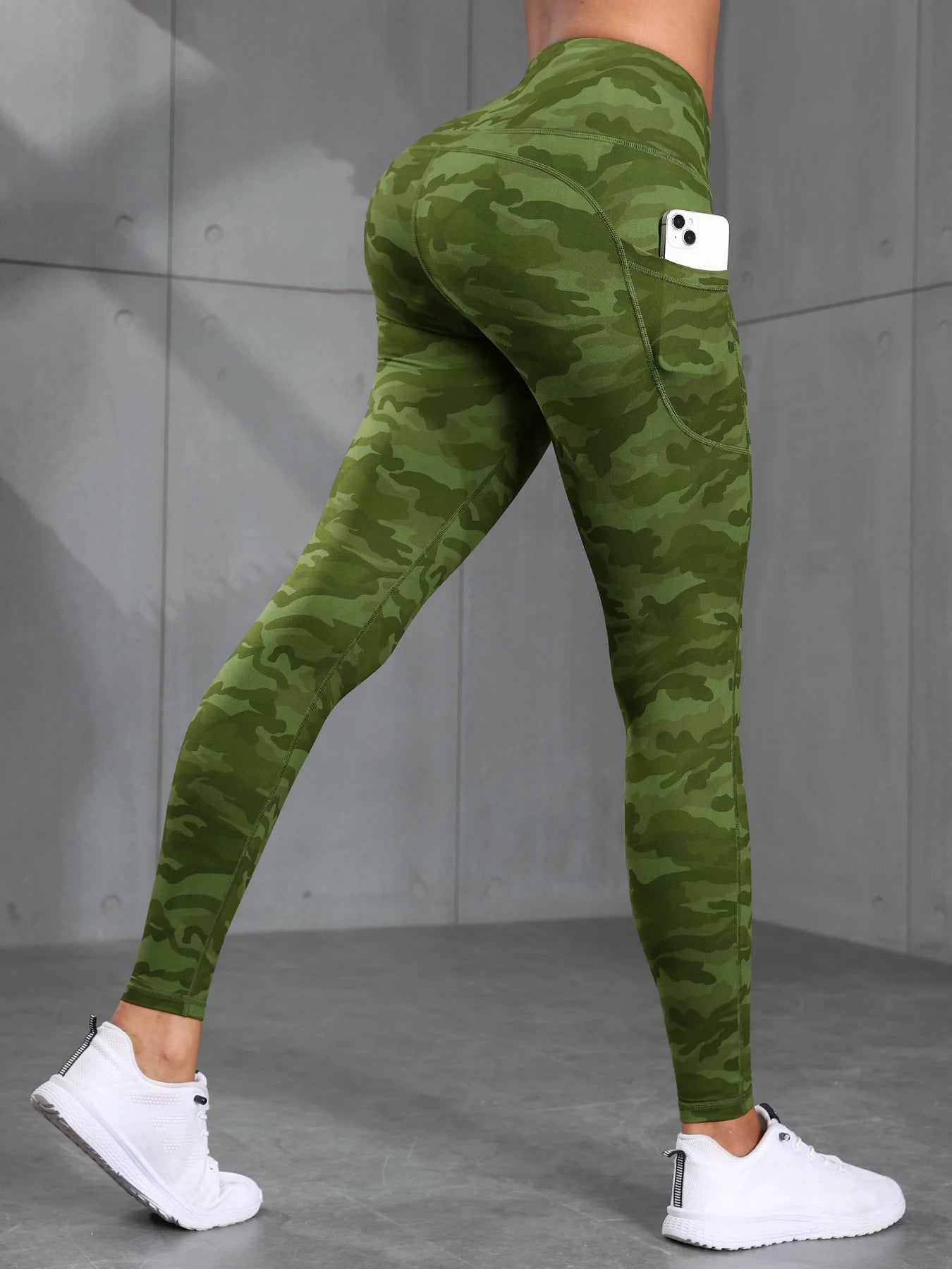 Leggings Femme Camouflage – Taille Haute avec Poche | Squat-Proof & Résistant
Tailles : S à XL
Matière : tissu stretch, résistant et opaque (squat-proof)
Coupe : taille haute, ajustée
Utilisation : running, fitness, yo FelizShop
