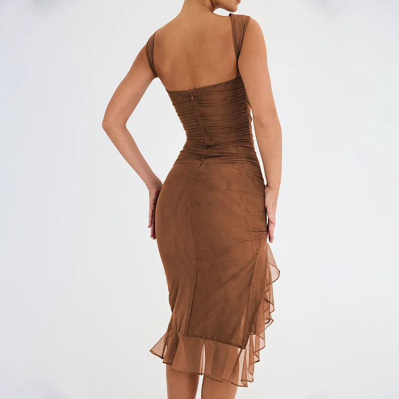 Robe Midi Femme Élégante – Volants & Fronces | Dos Nu & Sans Manches
Tailles : S à XL
Longueur : midi (environ 110 cm)
Matière : tissu fluide et léger, agréable pour l’été
Style : dos nu, sans manches, coupe irré FelizShop
