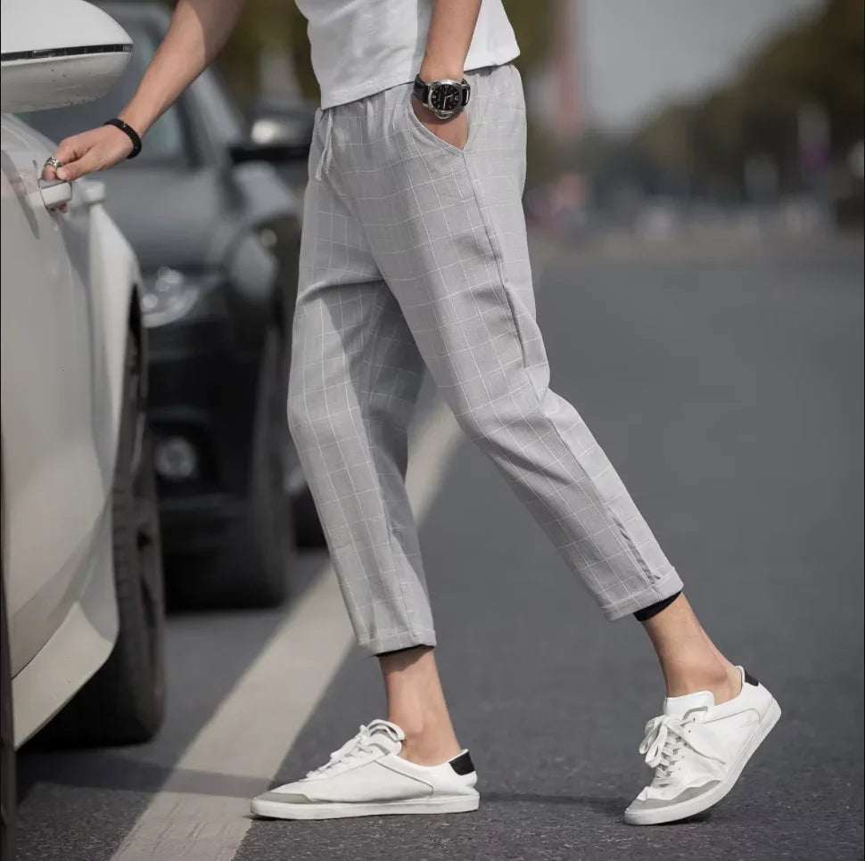 Pantalon Carreaux Homme 2025 – Style Européen & Américain | Slim Fit
Tailles : 30 à 38 (EU)
Matière : tissu confortable, mélange polyester et coton
Coupe : slim fit, adaptée business, loisirs et voyage
Style : carreau FelizShop