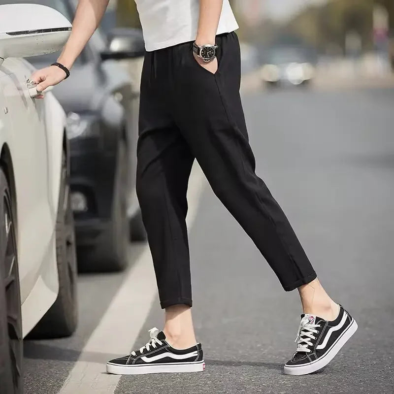 Pantalon Carreaux Homme 2025 – Style Européen & Américain | Slim Fit
Tailles : 30 à 38 (EU)
Matière : tissu confortable, mélange polyester et coton
Coupe : slim fit, adaptée business, loisirs et voyage
Style : carreau FelizShop
