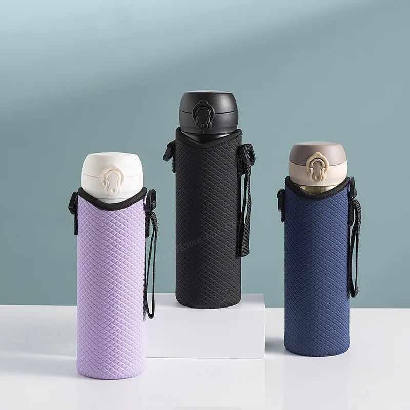 Housse isotherme en néoprène avec sangle — Étui portable pour bouteille d’eau 500 ml — Accessoire camping et sac à gourde sous vide
🚚 Livraison rapide en 8 à 12 jours ouvrés depuis la France FelizShop
