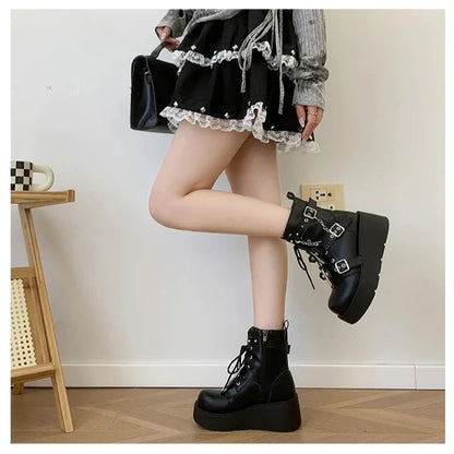 Bottines Gothiques Femme BUSY GIRL – Bottes Noires à Plateforme avec Clous Métalliques | Style Punk Rock, Talon Compensé (Taille 43)🚚 Livraison rapide en 8 à 12 jours ouvrés depuis la France FelizShop