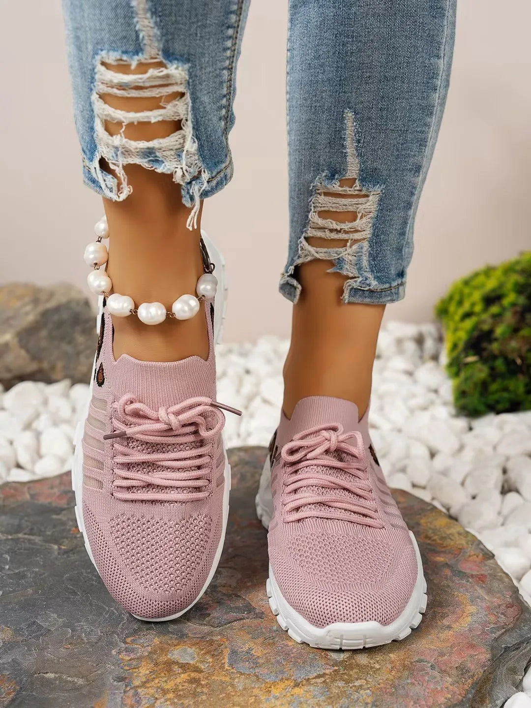 Baskets Femme 2025 – Sneakers Léopard Légères et Respirantes, Chaussures Décontractées pour Femme en Promotion
🚚 Livraison rapide en 8 à 12 jours ouvrés depuis la France FelizShop