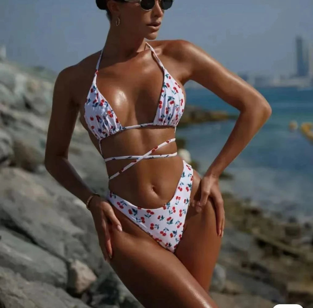 Bikini femme dos nu – Imprimé léopard ou cerise, maillot de bain brésilien taille mi-haute, parfait pour l’été, la plage ou les vacances. Nouveauté 2025.🚚Livraison gratuite rapide et sécurisé FR FelizShop