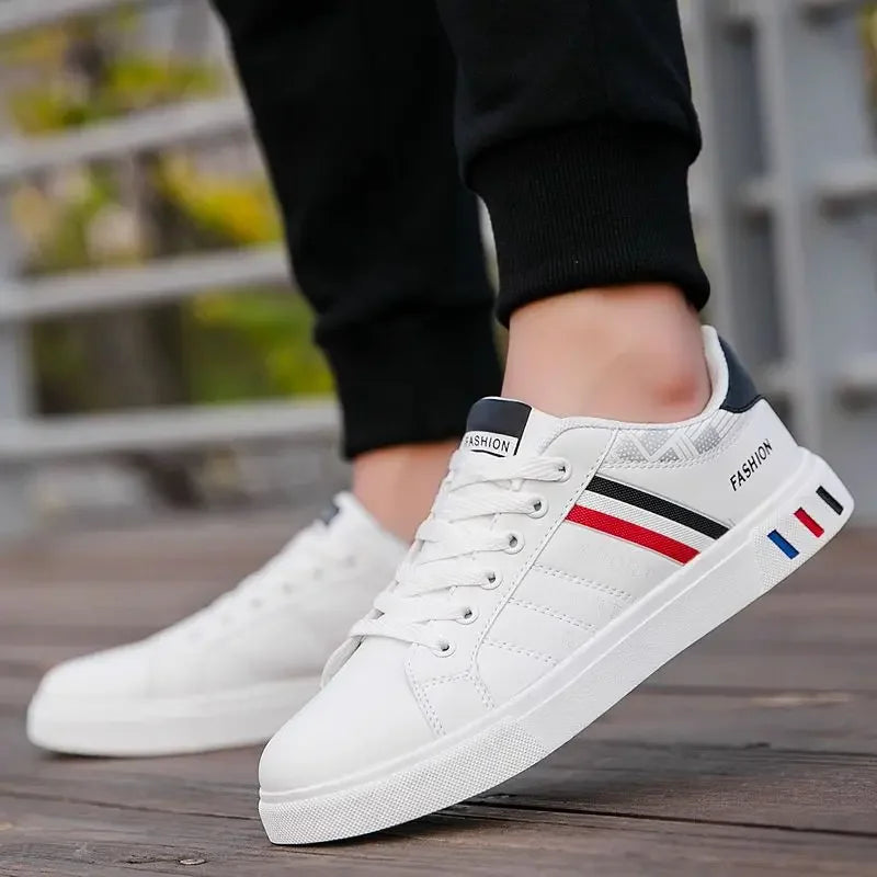 Baskets Décontractées Homme – Chaussures Plates en Similicuir Respirant, Légères et Confortables, Style Sport Chic, Coloris Blanc
🚚 Livraison rapide en 8 à 12 jours ouvrés depuis la France FelizShop