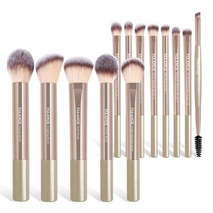 Pinceaux de maquillage professionnels pour une application parfaite et un rendu naturel des cosmétiques