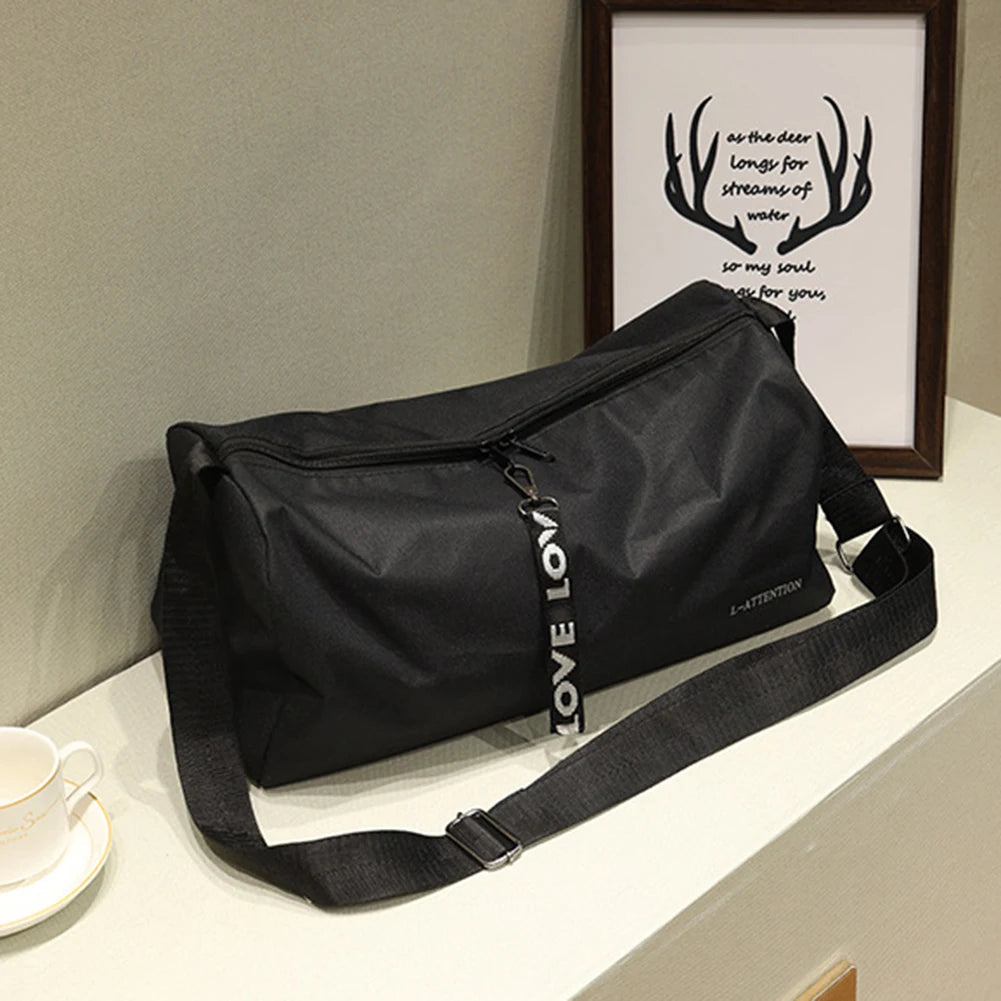 Sac de sport homme & femme — Sac étanche grande capacité, compartiment séparé pour chaussures — Sac fitness, sac à dos de sport et de voyage

🚚 Livraison rapide en 8 à 12 jours ouvrés depuis la France FelizShop