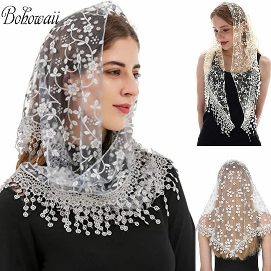 Foulard Femme BOHOWAII – Voile Dentelle Triangulaire Élégant
Dimensions : env. 140 cm x 90 cm x 90 cm (forme triangle)
Matériaux : tulle léger, dentelle brodée, voile doux et respirant
Style : bohème chic, musulman mo FelizShop