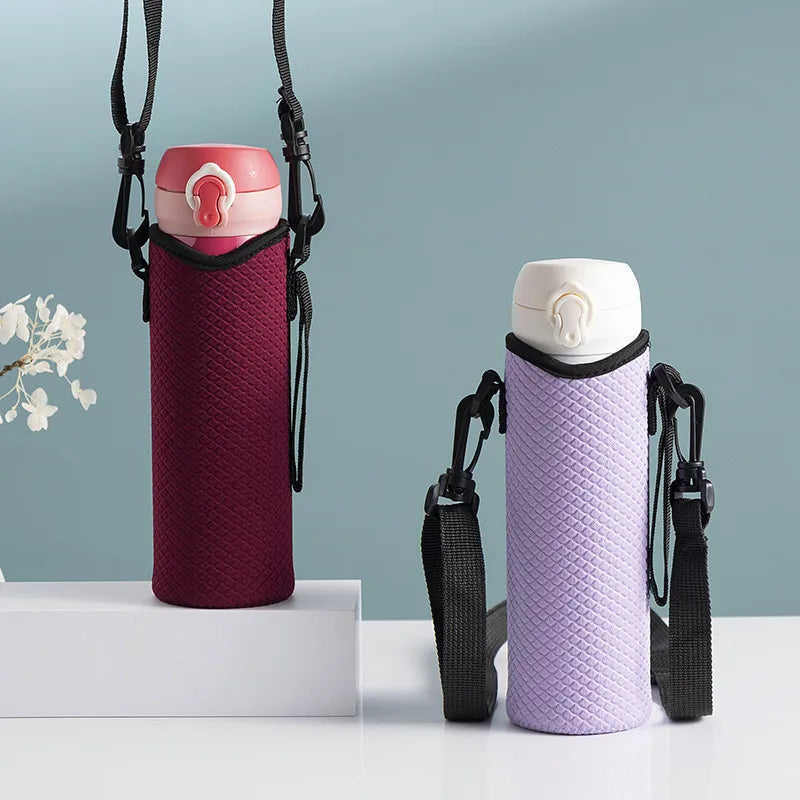 Housse isotherme en néoprène avec sangle — Étui portable pour bouteille d’eau 500 ml — Accessoire camping et sac à gourde sous vide
🚚 Livraison rapide en 8 à 12 jours ouvrés depuis la France FelizShop