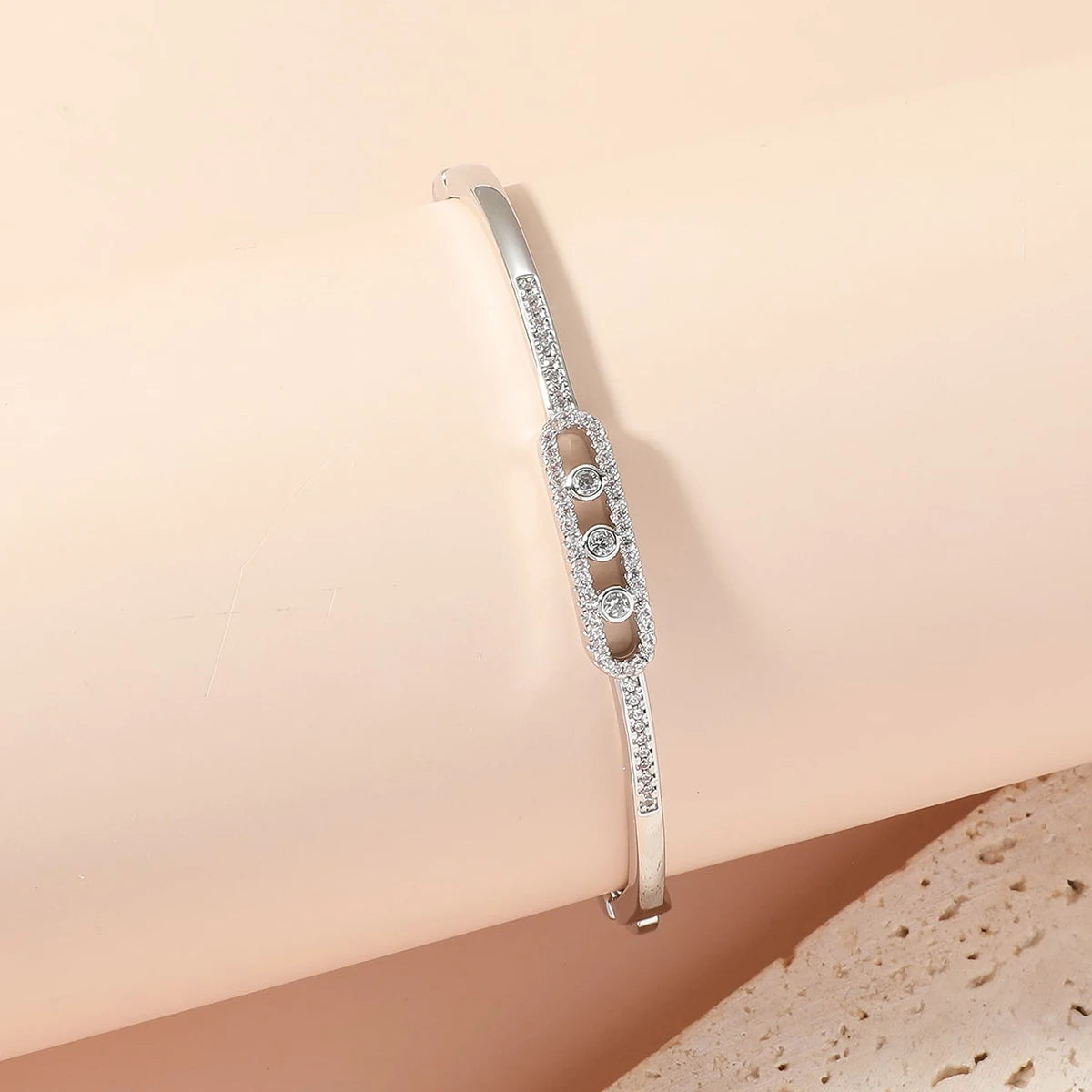 Beaut&Berry – Bracelet luxueux plaqué or 18K pour femmes et hommes, style jonc en cuivre orné de zircon, disponible en 2 couleurs. Cadeau élégant pour épouse ou amis.🚚 Livraison rapide en 8 à 12 jours ouvrés depui FelizShop