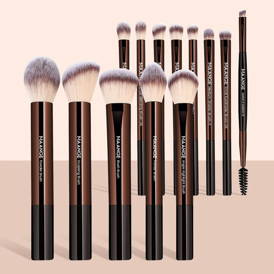 Pinceaux de maquillage professionnels pour une application parfaite et un rendu naturel des cosmétiques
