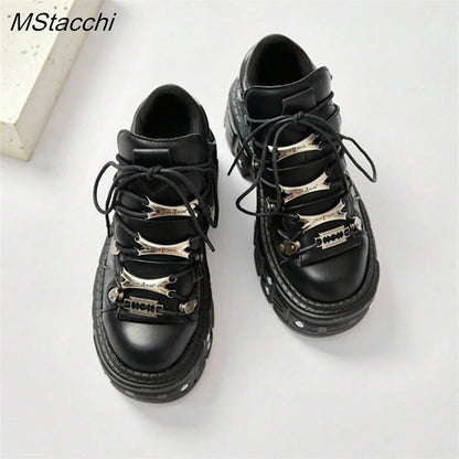 Bottines Gothiques Femme 2025 – Chaussures Noires Punk à Plateforme avec Détails Métal | Sneakers Rock Unisexes à Lacets
🚚 Livraison rapide en 8 à 12 jours ouvrés depuis la France FelizShop
