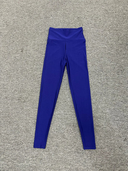 Leggings Taille Haute – Style Européen & Américain | Couleur Unie & Effet Brillant
Tailles : S à XL
Matière : tissu élastique haute performance, finition brillante
Coupe : taille haute, jambes ajustées, finition “pe FelizShop
