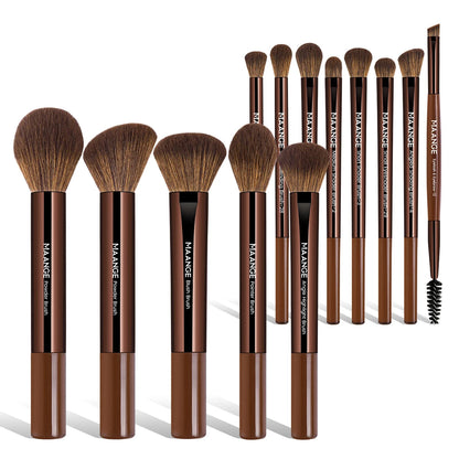 Pinceaux de maquillage professionnels pour une application parfaite et un rendu naturel des cosmétiques