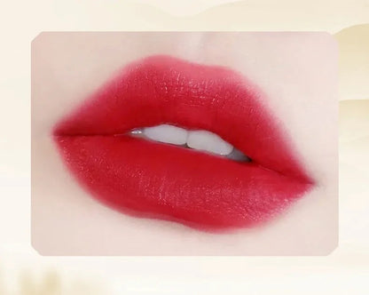 Rouge à Lèvres Gravé Rétro – Rouge Chinois Velours Mat | Waterproof, Non-Transfert & Édition Élégante🚚 Livraison rapide FelizShop