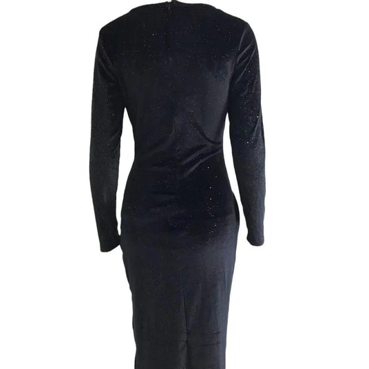 Robe de Soirée Femme – Velours Doré, Sexy & Fendue | Manches Longues, Mi-Longue
Tailles : S à XL
Longueur : mi-longue (environ 110 cm)
Matière : velours doux et brillant
Style : manches longues, jupe fendue dévoilant l FelizShop