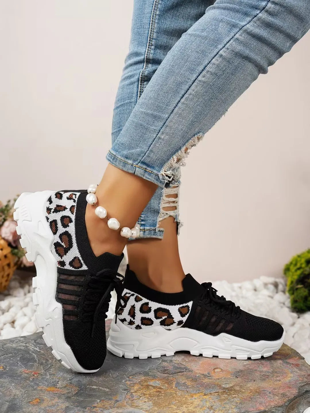 Baskets Femme 2025 – Sneakers Léopard Légères et Respirantes, Chaussures Décontractées pour Femme en Promotion
🚚 Livraison rapide en 8 à 12 jours ouvrés depuis la France FelizShop