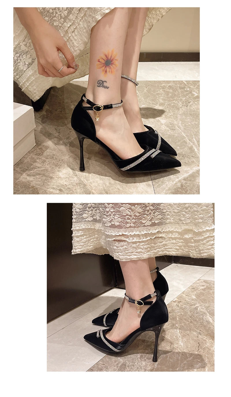 Chaussures à talons hauts style français pour femme 2024 — Bout pointu orné de strass — Design original avec bride unique et détails raffinés
🚚 Livraison rapide en 8 à 12 jours ouvrés depuis la France FelizShop