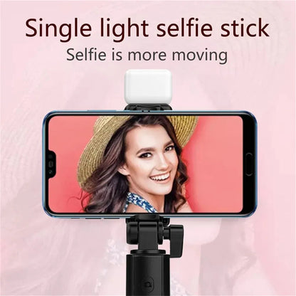 Perche à Selfie Bluetooth Portable avec Trépied – Télécommande Sans Fil, Lumière d’Appoint, Support Téléphone Rétractable et Extensible 🚚 Livraison rapide en 8 à 12 jours ouvrés depuis la France ou nos entrep FelizShop