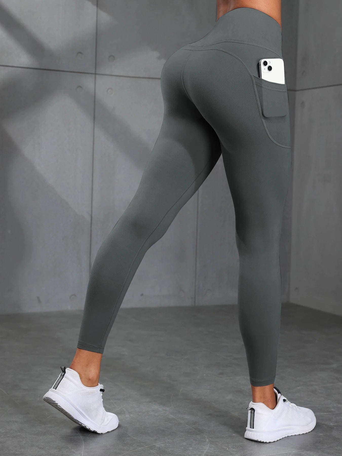 Leggings Femme Camouflage – Taille Haute avec Poche | Squat-Proof & Résistant
Tailles : S à XL
Matière : tissu stretch, résistant et opaque (squat-proof)
Coupe : taille haute, ajustée
Utilisation : running, fitness, yo FelizShop