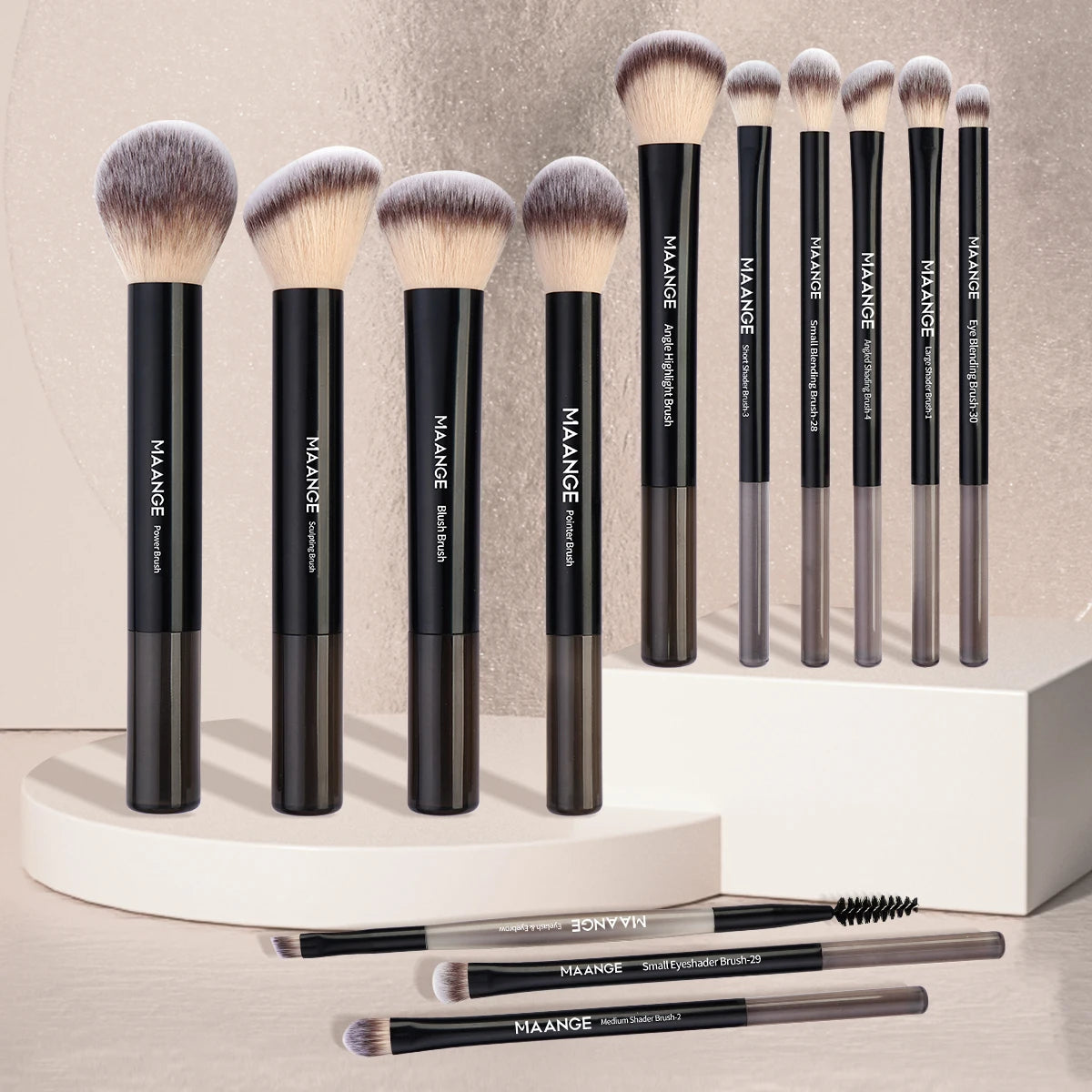 Pinceaux de maquillage professionnels pour une application parfaite et un rendu naturel des cosmétiques
