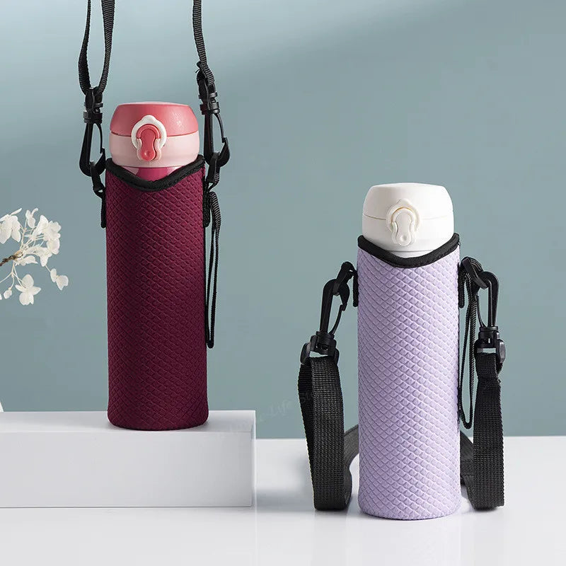 Housse isotherme en néoprène avec sangle — Étui portable pour bouteille d’eau 500 ml — Accessoire camping et sac à gourde sous vide
🚚 Livraison rapide en 8 à 12 jours ouvrés depuis la France FelizShop