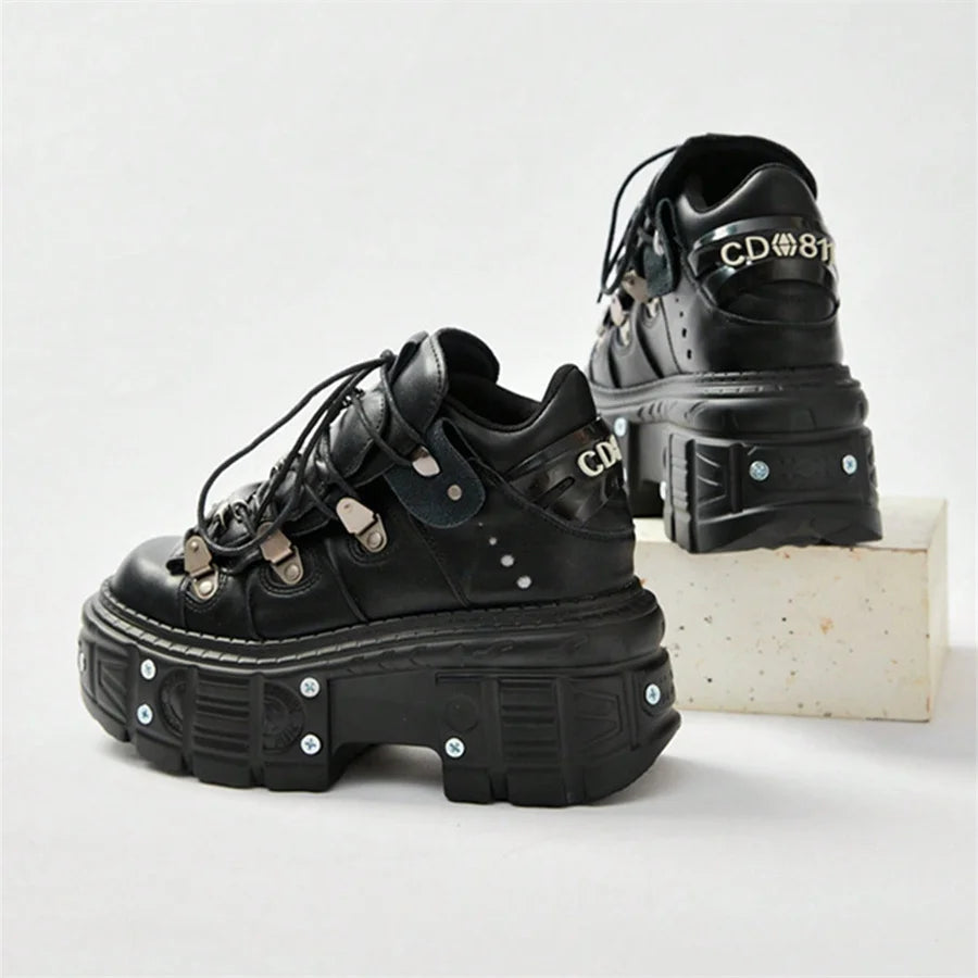 Bottines Gothiques Femme 2025 – Chaussures Noires Punk à Plateforme avec Détails Métal | Sneakers Rock Unisexes à Lacets
🚚 Livraison rapide en 8 à 12 jours ouvrés depuis la France FelizShop
