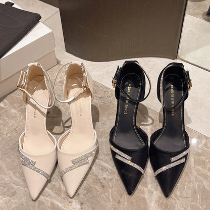 Chaussures à talons hauts style français pour femme 2024 — Bout pointu orné de strass — Design original avec bride unique et détails raffinés
🚚 Livraison rapide en 8 à 12 jours ouvrés depuis la France FelizShop