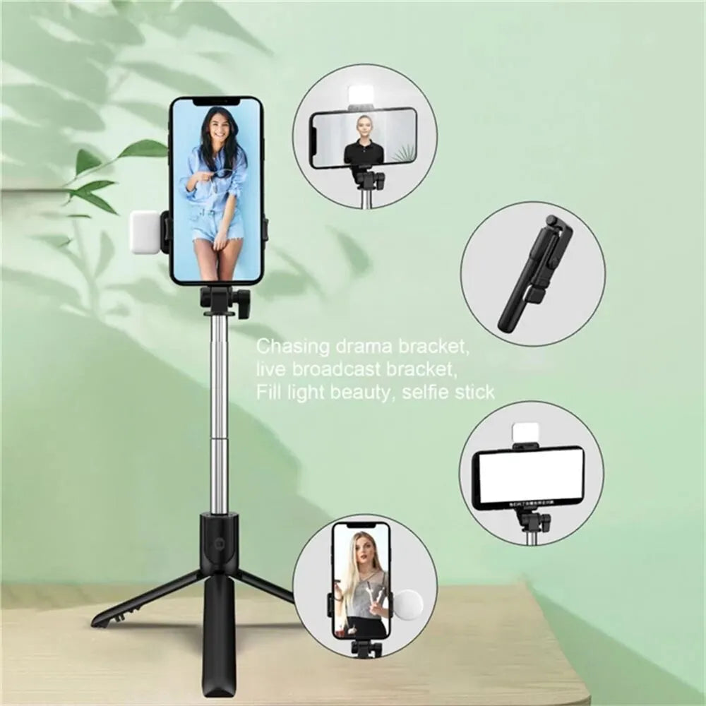 Perche à Selfie Bluetooth Portable avec Trépied – Télécommande Sans Fil, Lumière d’Appoint, Support Téléphone Rétractable et Extensible 🚚 Livraison rapide en 8 à 12 jours ouvrés depuis la France ou nos entrep FelizShop