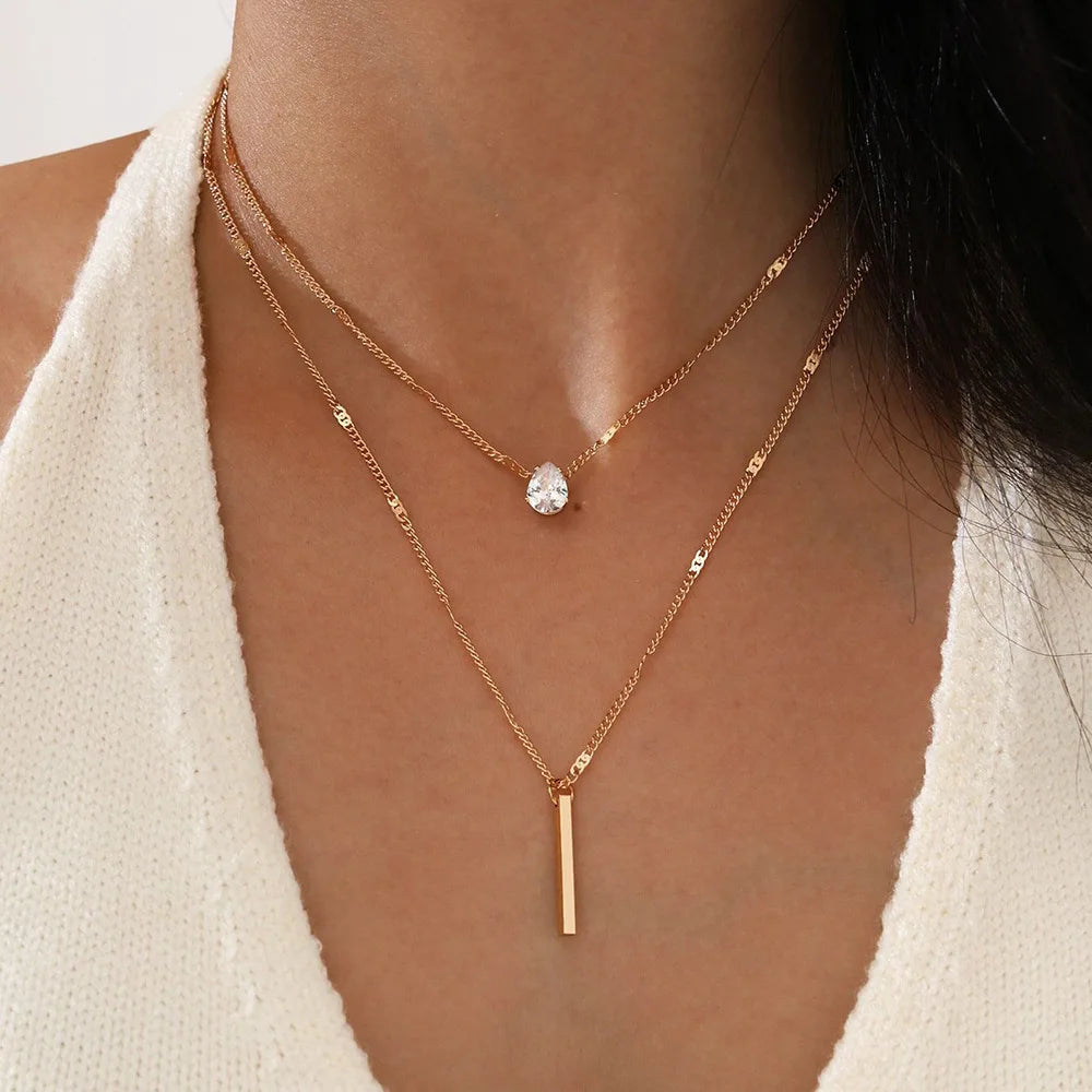 Collier pendentif tendance pour femme – Choker à chaînes multiples avec zircon brillant, bijou mode pour soirée, cadeau élégant.🚚 Livraison rapide en 8 à 12 jours ouvrés depuis la France FelizShop