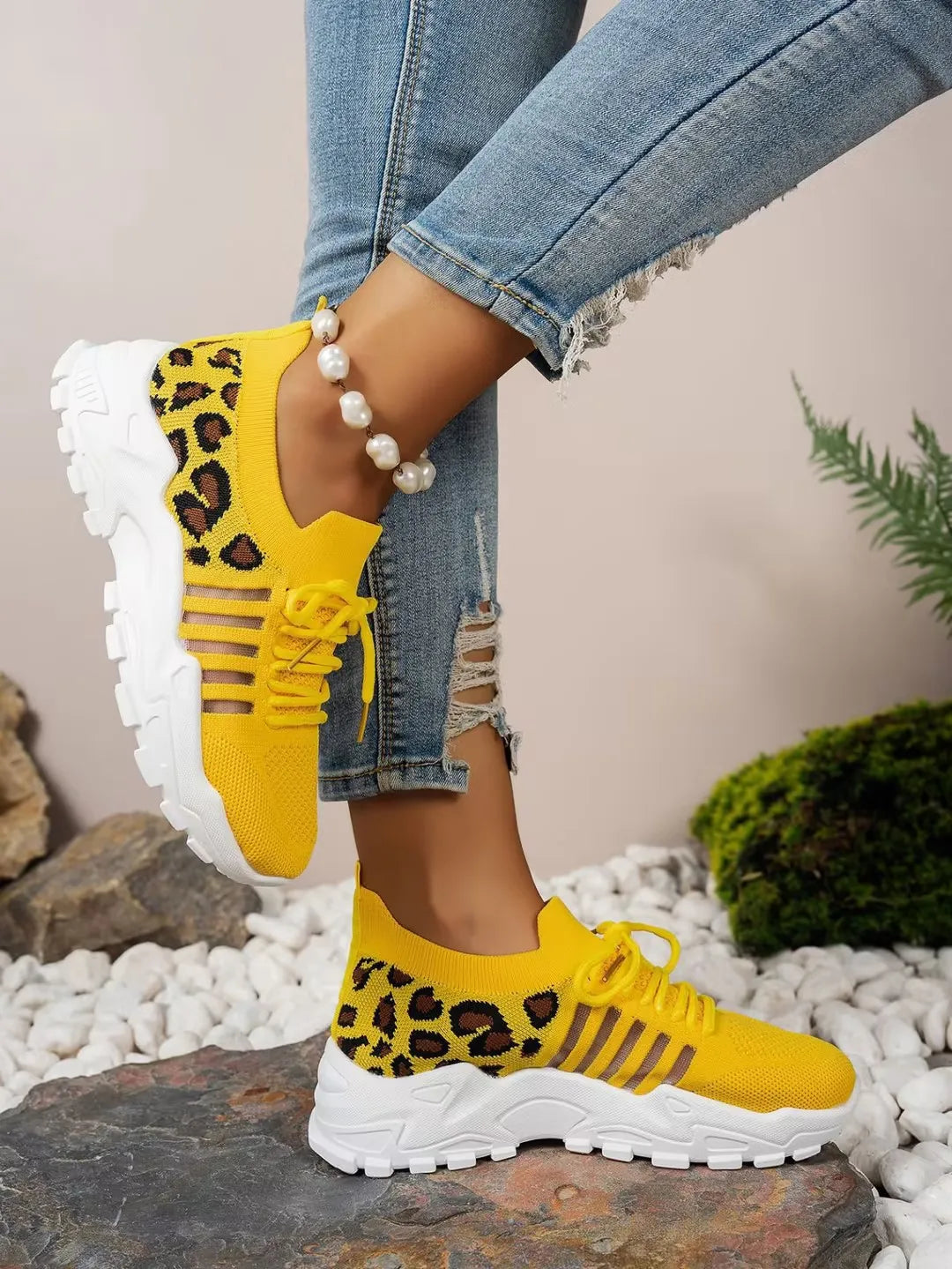 Baskets Femme 2025 – Sneakers Léopard Légères et Respirantes, Chaussures Décontractées pour Femme en Promotion
🚚 Livraison rapide en 8 à 12 jours ouvrés depuis la France FelizShop