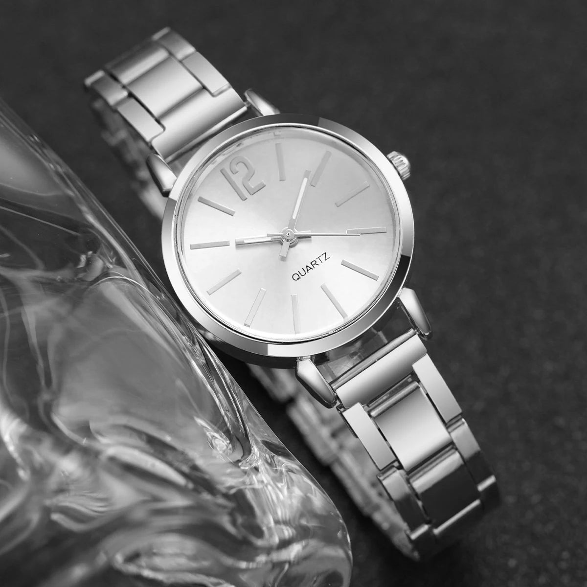 Montre Femme Élégante + Bracelet Love – Set 2 pièces – Style Chic & Minimaliste🚚 Livraison rapide en 8 à 12 jours ouvrés depuis la France FelizShop