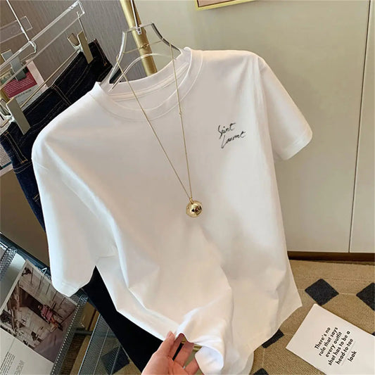 T-shirt Oversize Unisexe – Été 2025 | Design Tendance & Coupe Loose
Tailles : S à XXL – coupe ample (style oversize)
Matière : coton doux premium, respirant et léger
Style : unisexe, streetwear, casual chic
Saison : FelizShop