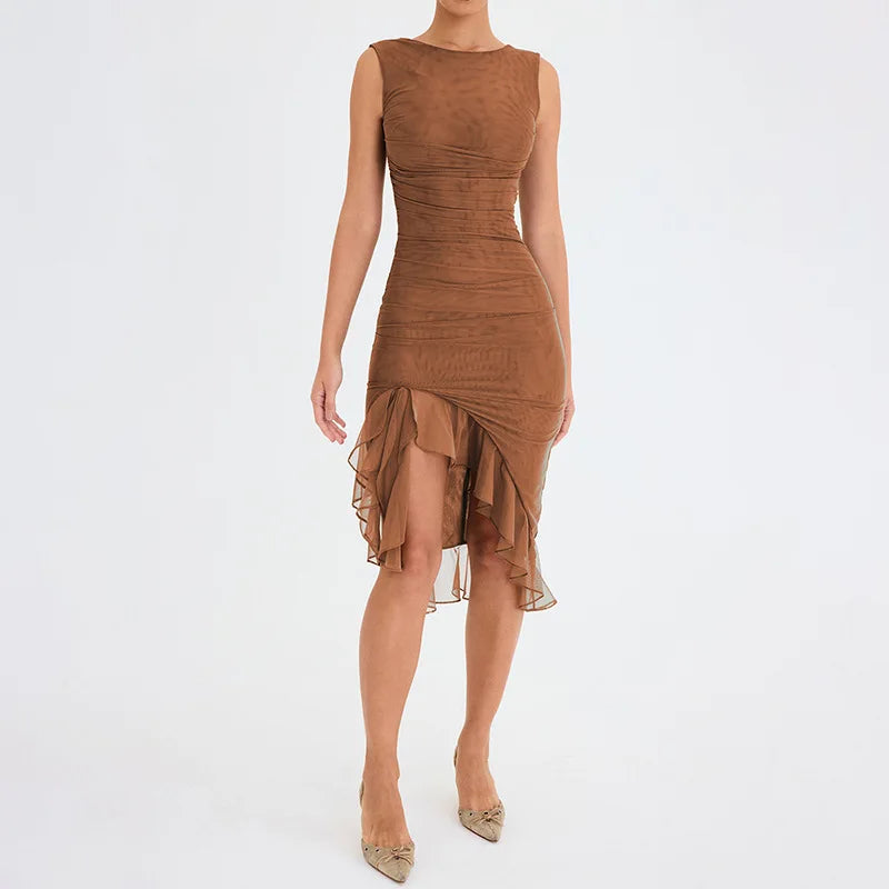 Robe Midi Femme Élégante – Volants & Fronces | Dos Nu & Sans Manches
Tailles : S à XL
Longueur : midi (environ 110 cm)
Matière : tissu fluide et léger, agréable pour l’été
Style : dos nu, sans manches, coupe irré FelizShop