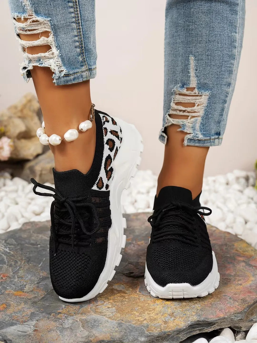 Baskets Femme 2025 – Sneakers Léopard Légères et Respirantes, Chaussures Décontractées pour Femme en Promotion
🚚 Livraison rapide en 8 à 12 jours ouvrés depuis la France FelizShop