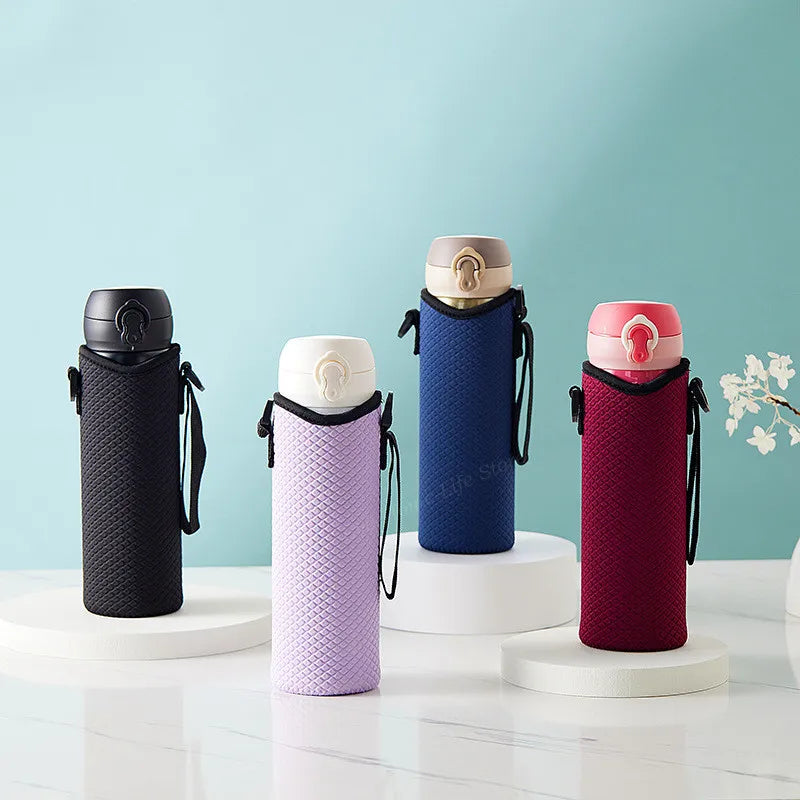 Housse isotherme en néoprène avec sangle — Étui portable pour bouteille d’eau 500 ml — Accessoire camping et sac à gourde sous vide
🚚 Livraison rapide en 8 à 12 jours ouvrés depuis la France FelizShop