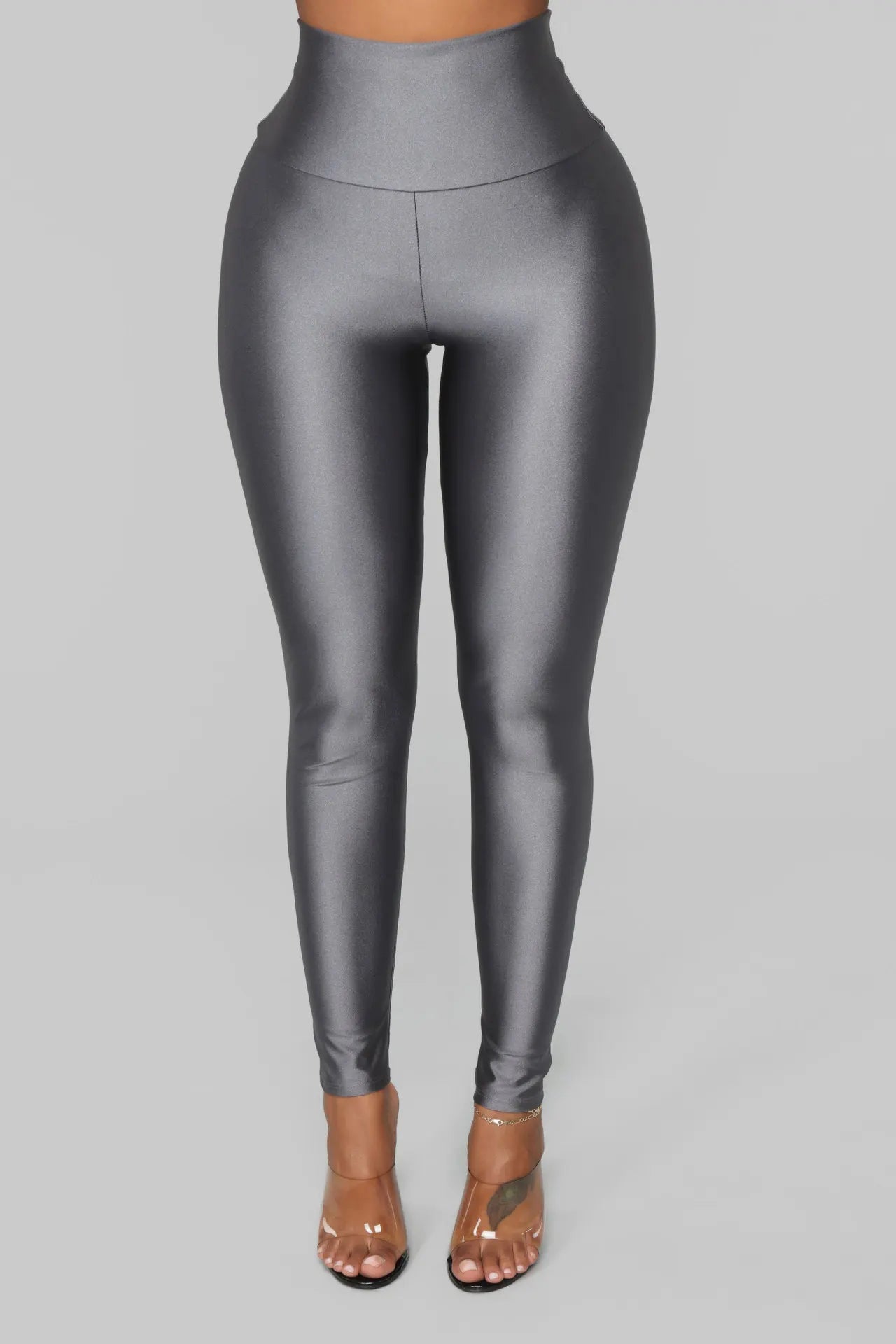 Leggings Taille Haute – Style Européen & Américain | Couleur Unie & Effet Brillant
Tailles : S à XL
Matière : tissu élastique haute performance, finition brillante
Coupe : taille haute, jambes ajustées, finition “pe FelizShop