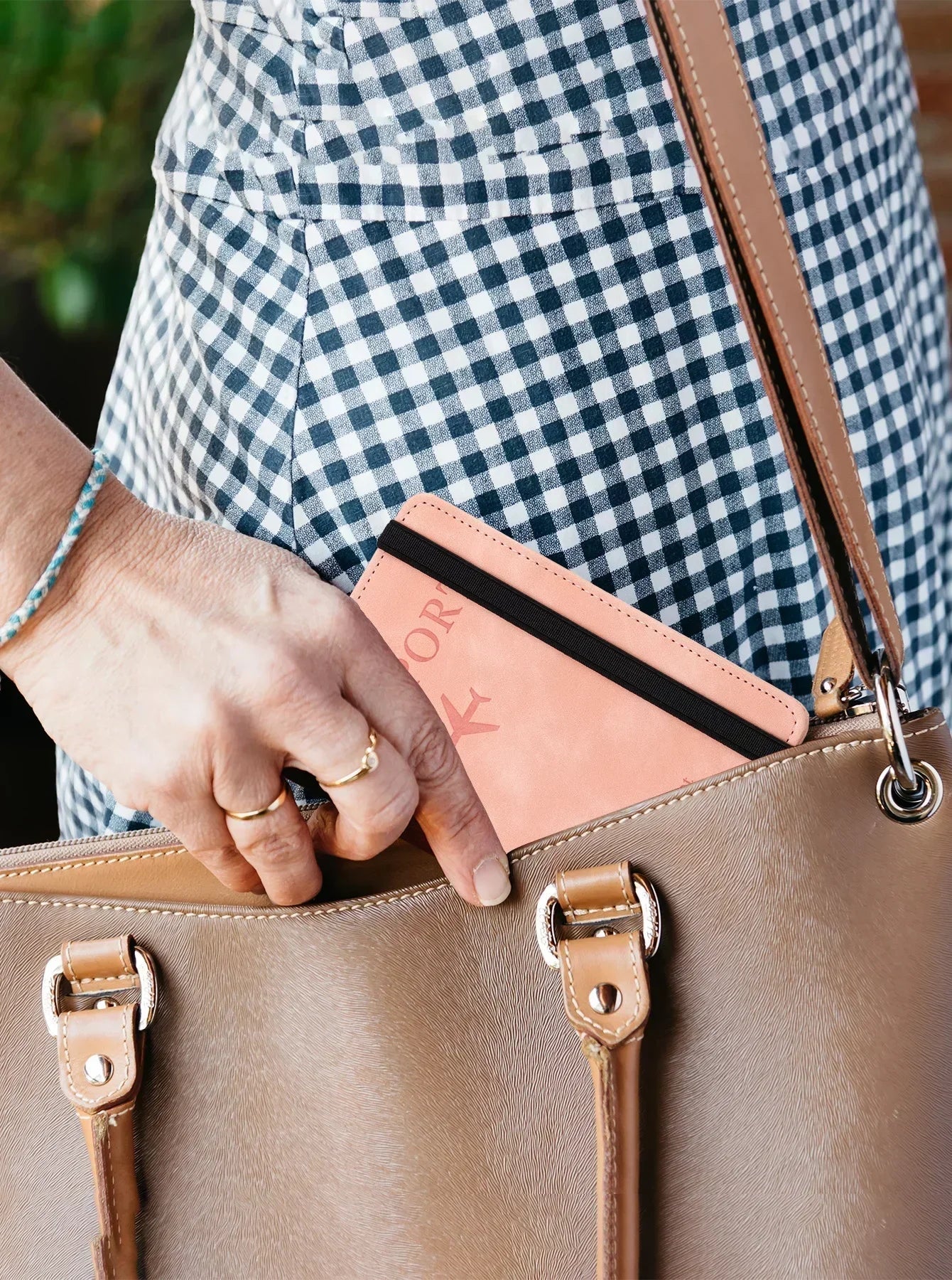 Porte-Passeport & Étui Cartes RFID – Cuir | Mixte & Sécurisé pour le Voyage🚚 Livraison rapide en 8 à 12 jours ouvrés depuis la France FelizShop