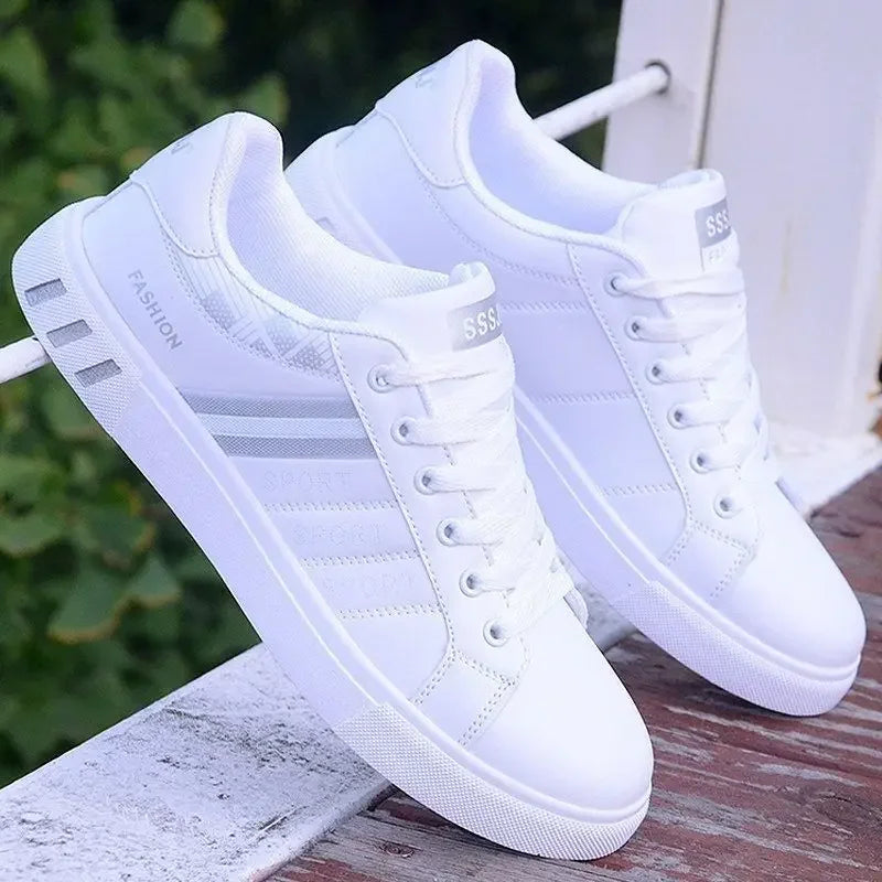 Baskets Décontractées Homme – Chaussures Plates en Similicuir Respirant, Légères et Confortables, Style Sport Chic, Coloris Blanc
🚚 Livraison rapide en 8 à 12 jours ouvrés depuis la France FelizShop