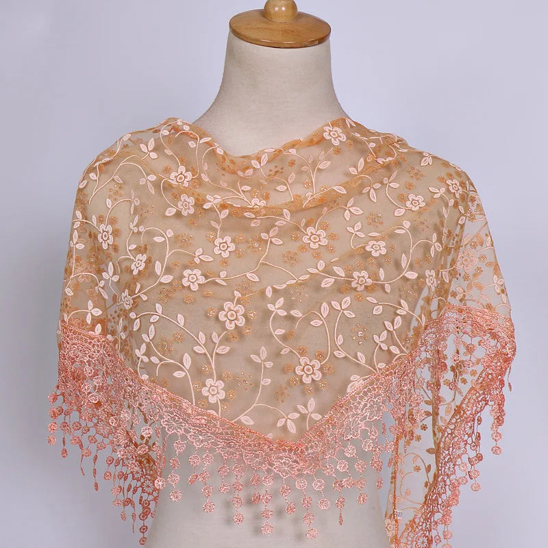 Foulard Femme BOHOWAII – Voile Dentelle Triangulaire Élégant
Dimensions : env. 140 cm x 90 cm x 90 cm (forme triangle)
Matériaux : tulle léger, dentelle brodée, voile doux et respirant
Style : bohème chic, musulman mo FelizShop
